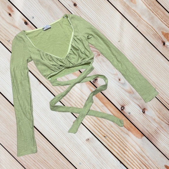 Urban Outfitters XS lime cropped wrap top - Picture 2 of 10